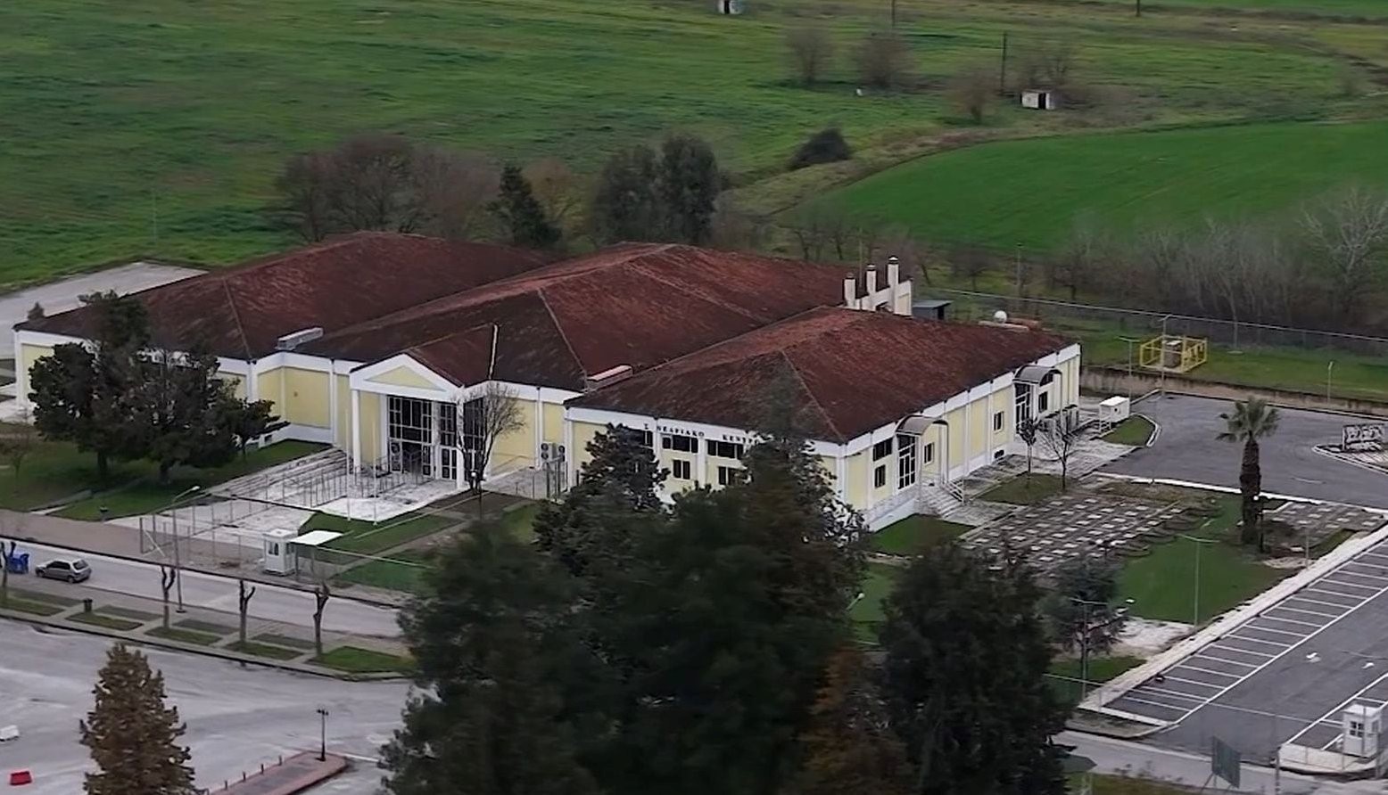 Συγκέντρωση φορέων στην έναρξη της δίκης για τα Τέμπη